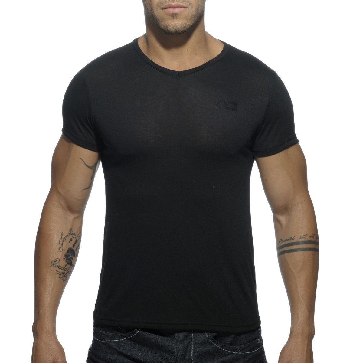 ADDICTED BASIC V NECK T-SHIRT - BLACK - ADDICTED SA